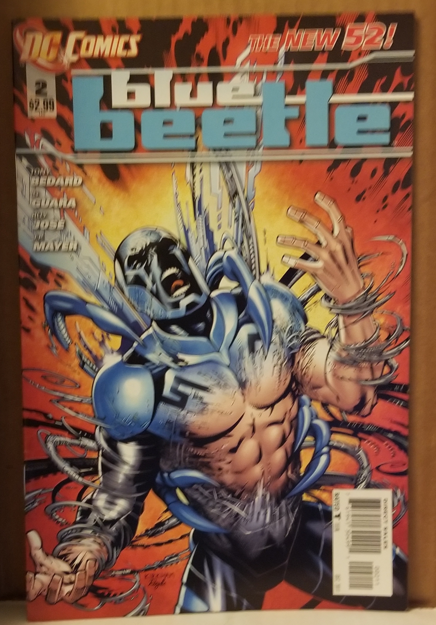 Blue Beetle (2011) #2 – The Hall of Comics