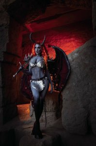 Hell Sonja #4 Cover H 1:20 Cosplay Virgin Variant Dynamite 2022 EB118