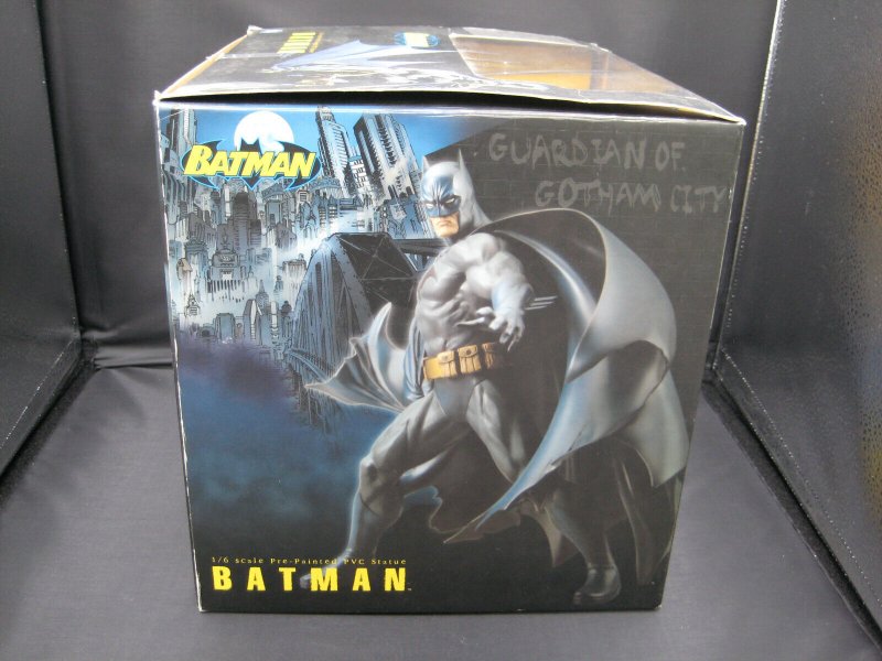 Batman Kotobukiya Artfx 1/6 scale Pre-Painted PVC Batman Statue Blue 