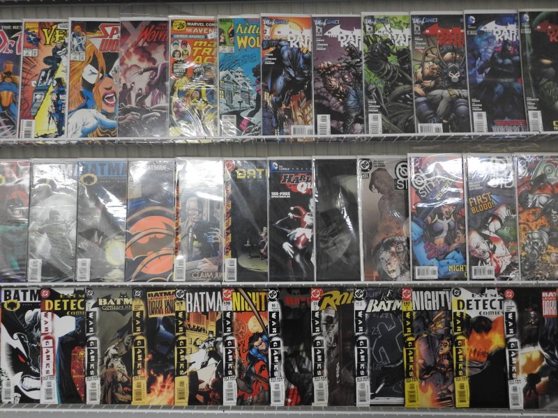 Huge Lot 180+ Comics W/Batman, Spider-Man, Avengers+ Avg VF Condition!!