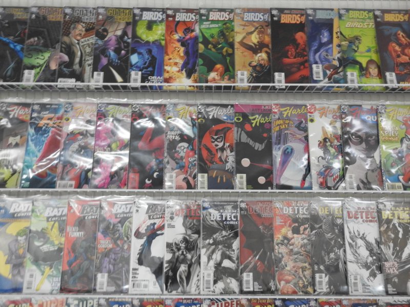 Huge Lot 170+ Comics W/Batman, Superman, Birds of Prey+ Avg VF- Condition!