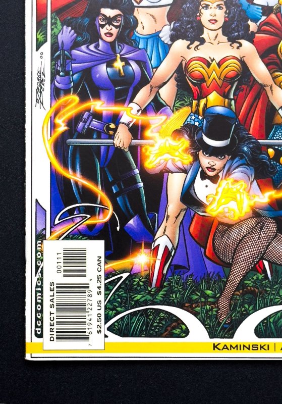 Justice Leagues: Justice League of Amazons #1 (2001) - Wonder Woman Leads - NM!