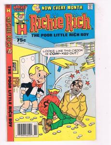 Richie Rich (1960 1st Series) #220 Harvey Comic Book Poor Little Rich Boy HH3