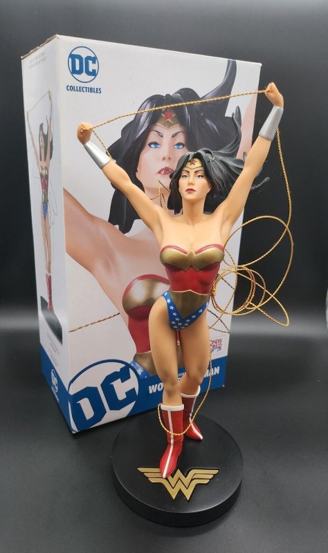 DC Designer Series Wonder Woman Statue Adam Hughes Limited Edition 2128/5000