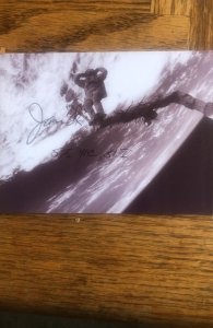 Astronaut James d.Van Hoften signed 4x6,spacewalk