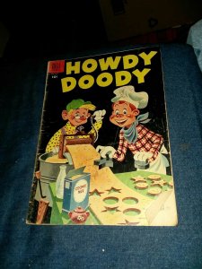 Howdy Doody #32 dell comics 1955 golden age tv show western puppet baking cover