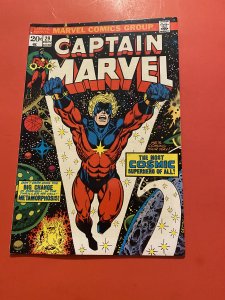 CAPTAIN MARVEL #29 (Marvel Comics) - Jim Starlin, Early Thanos appearance!