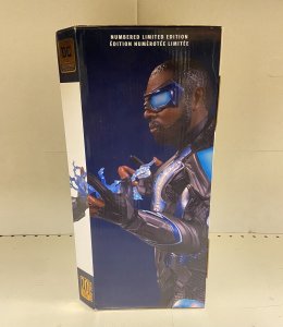 DC Collectibles DCTV Black Lightning Statue