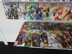 Huge Lot 160+ Comics W/ Batman, Justice League, Flash+ Avg VF Condition!