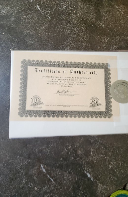 Vampirella #1 DYNAMIC EXCLUSIVE VARIANT! LIMITED TO 400 COPIES WITH COA!