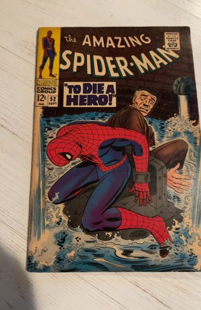The Amazing Spider-Man #52 (1967)to die a hero - heavy foxing/Browning