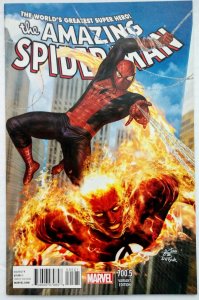 The Amazing Spider-Man #700.5 IN HYUK LEE VARIANT (NM+)(2013)