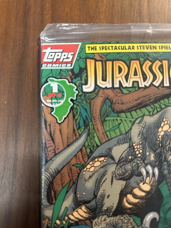 Jurassic Park #1A polybagged with trading cards (Topps 1993)