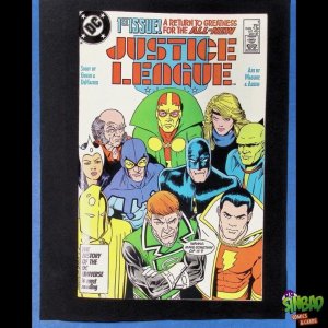 Justice League / International / America 1A 1st app. Maxwell Lord