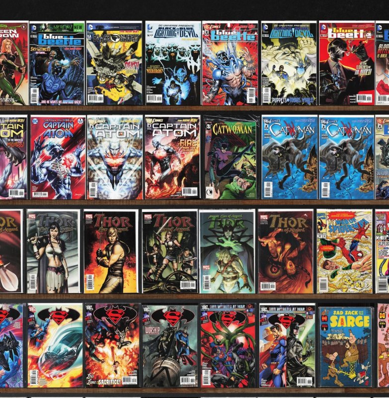 Huge Lot 150+ Comics with Blue Beetle, Captain Atom, Superman / Batman & More!