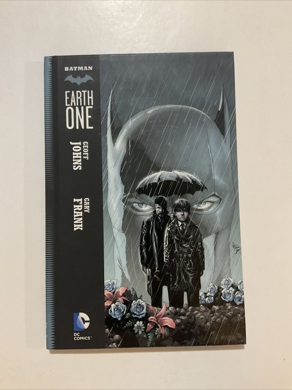 Batman Earth One Hardcover Hc Near mint Nm Tpb Dc Comics 