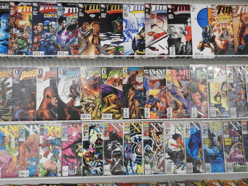 Huge Lot 180+ Comics W/ Daredevil, X-Men, Titans, Outsiders+ Avg VF+ Condition!