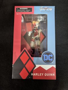 Harley Quinn Dc Gallery Diorama Figure