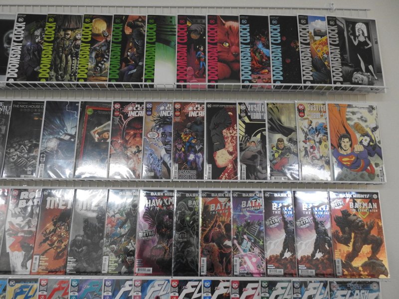 Huge Lot 160+ Comics W/ Dark Knights, Flash, Doomsday Clock+ Avg VF-NM Condition