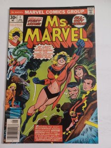 Ms Marvel #1 newsstand - 1st Carol Danvers as Ms Marvel - KEY - 1977 - VF/NM