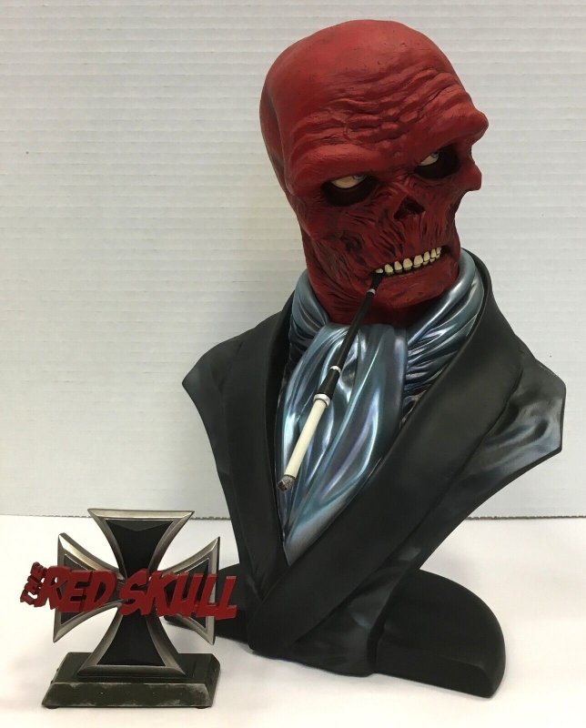 Sideshow Collectibles Exclusive - Marvel's RED SKULL - Legendary Scale Bust  *