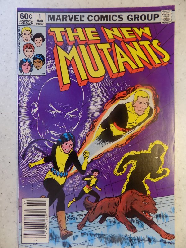 NEW MUTANTS # 1 HOT MOVIE LIGHT DING UPPER RIGHT CORNER