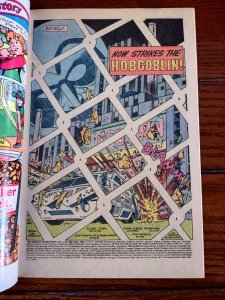AMAZING SPIDER-MAN #239 7.5-8.0 2ND APP HOBGOBLIN NEWSSTAND Copy Key Issue  