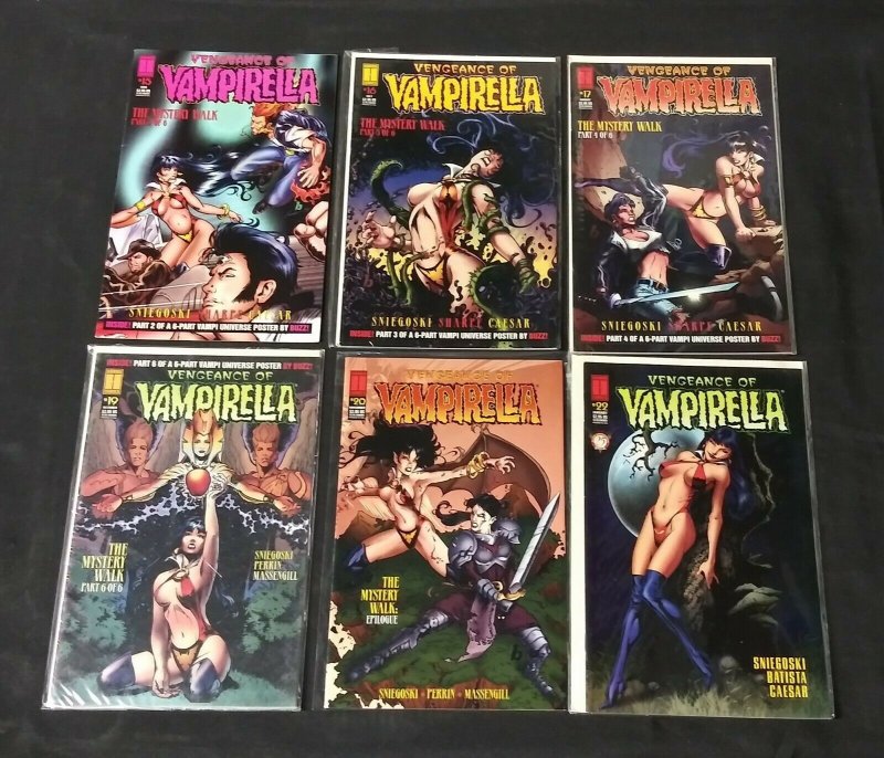 VAMPIRELLA -  LOT OF 33 COMICS   VF - NM