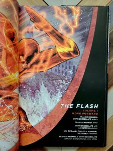 The Flash Vol.1 (DC Comics 2013) HARDCOVER Move Forward / New 52 Graphic Novel