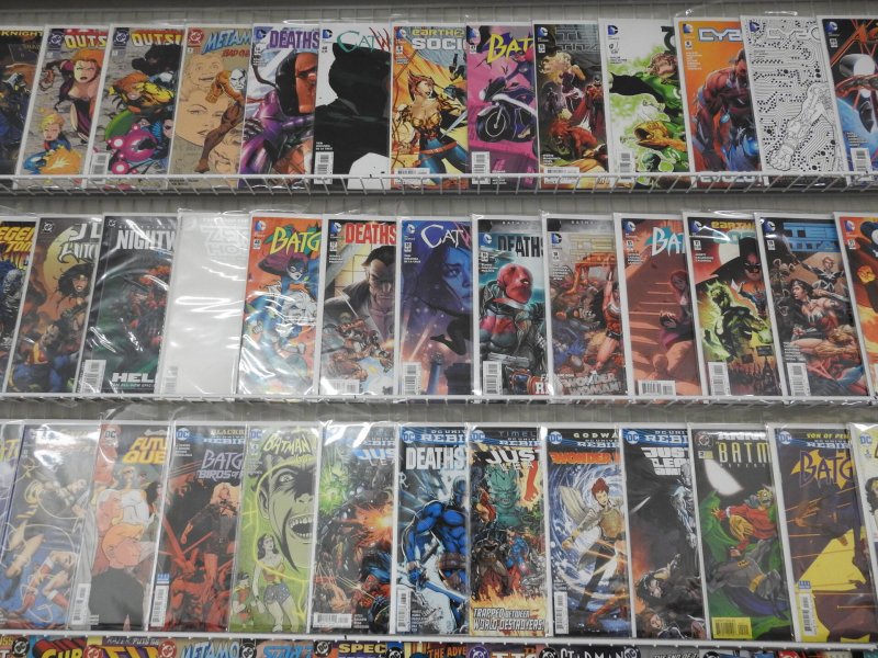 Huge Lot 160+ Comics W/ Batman, Justice League, Flash+ Avg VF Condition!