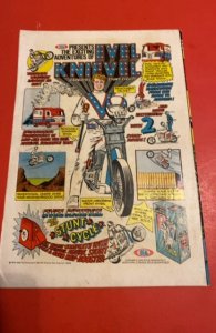 The Incredible Hulk #172 (1974) men and juggernaut cameo