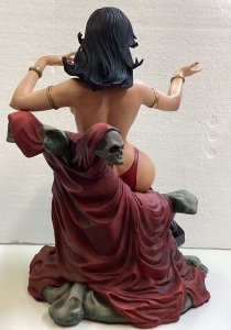 Vampirella Dodson Statue Sideshow Collectibles