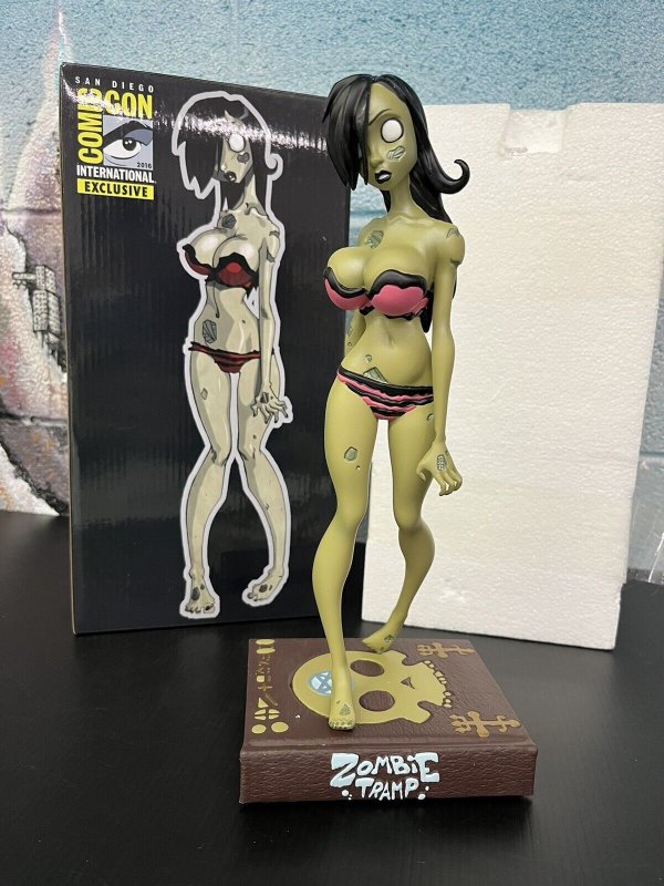 ZOMBIE TRAMP STATUE SDCC 2016 Pink Bikini Numbered #222 / 250 NO DAMAGE MINT BOX