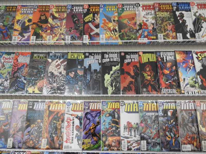 Huge Lot 130+ Comics W/ JLA, Batman, Titans run, Solar! Avg VF+ Condition!!