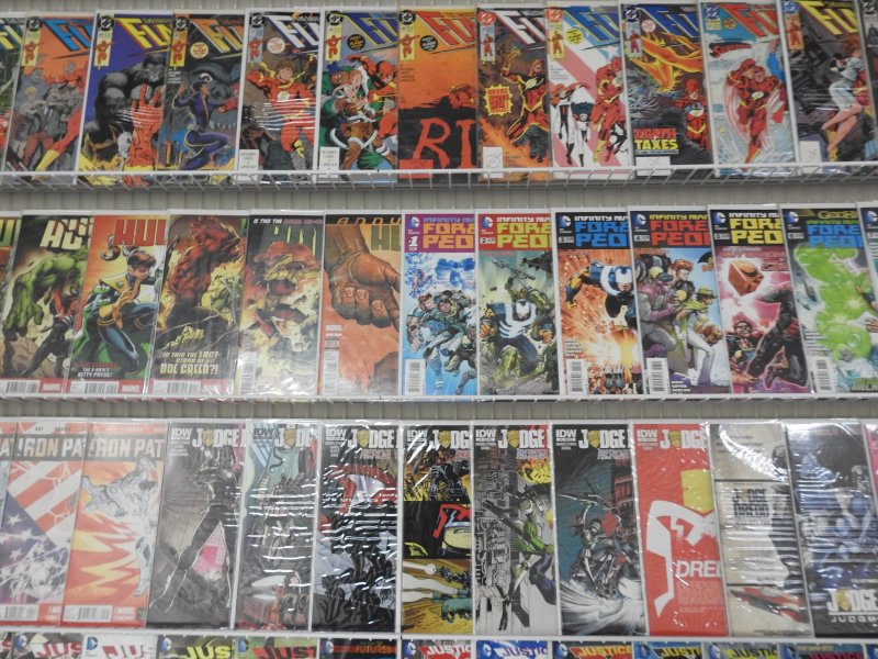 Huge Lot 150+ Comics W/ FLash, Hulk, Justice League+ Avg VF+ Condition!