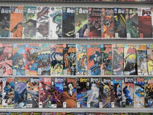 Huge Lot 190+ Comics W/ Detective Comics Starring Batman!! Avg VF Condition!!