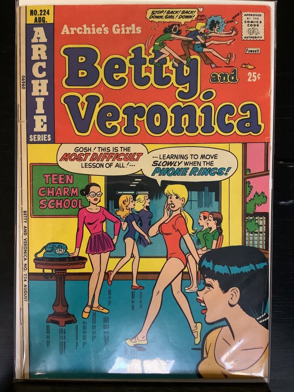 Archie's Girls Betty and Veronica #224 (1974)