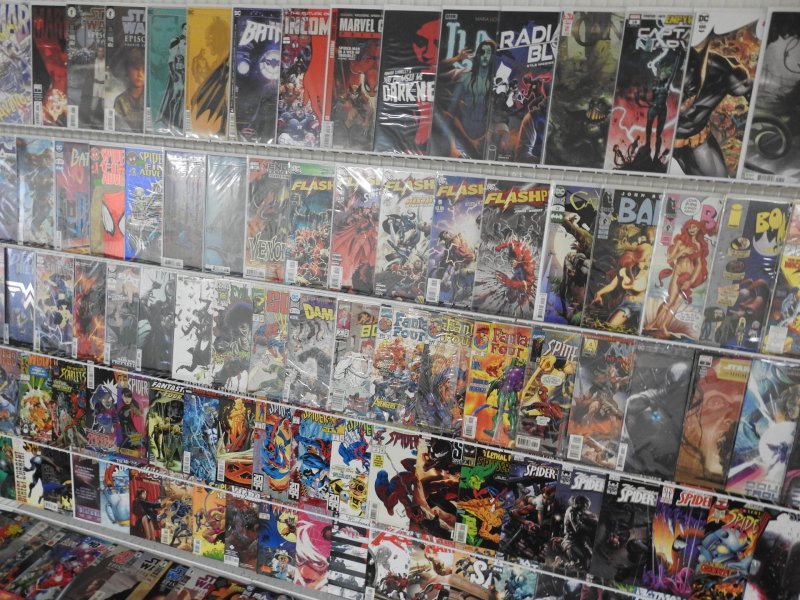 Huge Lot 150+ Comics W/ Flash, Spider-Man, Batman+ Avg VF Condition!