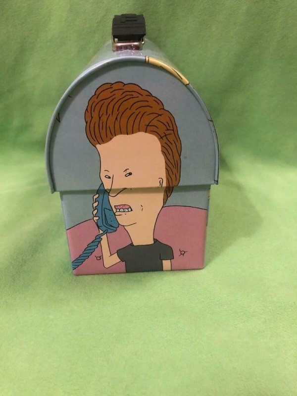 MTV - BEAVIS and BUTTHEAD Lunch Box Stash Metal on couch 2011 new out of case, C