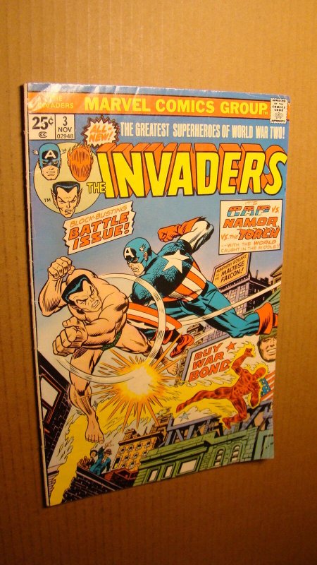 INVADERS 3 *SOLID CO* CAPTAIN AMERICA VS SUB-MARINER 1975