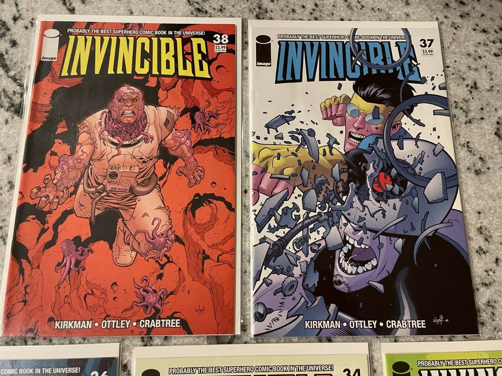  Invincible #34: Robert Kirkman: Books