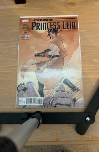 Lot of 9 Comics (See Description) Rat Queens, Star Wars