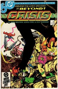 Crisis on Infinite Earths #2 (1985) Wolfman & Perez Classic! MC9-01