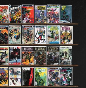 Huge Lot 150+ Comics with Batman, Starman, Justice League & More!