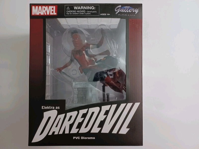 Diamond Marvel Gallery Elektra as Daredevil 2022 PVC Figure - NEW