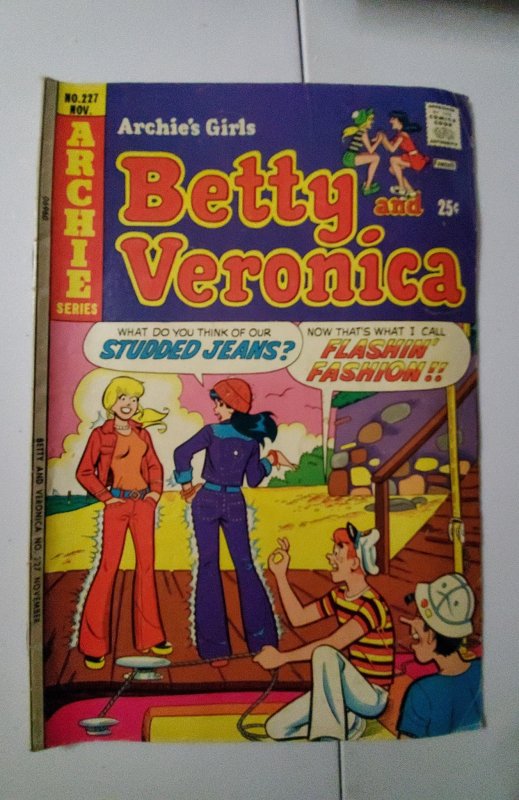 Archie's Girls Betty and Veronica #227 (1974) pics drawn in ink on back ...