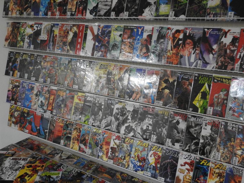 Huge Lot of 170 Comics W/ Batman, The Flash, Robin Avg VF- Condition!