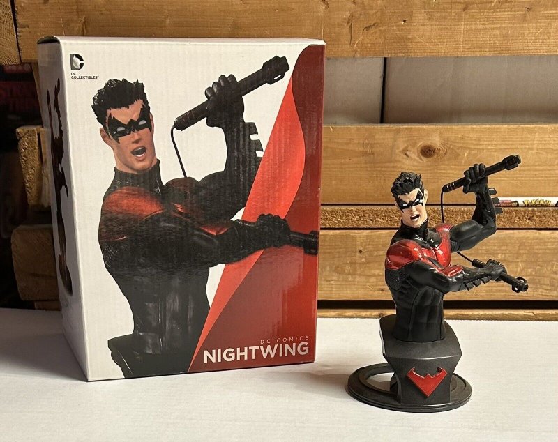 Nightwing DC Collectibles #1093/2500 Jim Lee Red