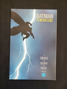 BATMAN: THE DARK KNIGHT RETURNS (7.5) BOOK ONE, 2ND PRINT, FRANK MILLER 1986