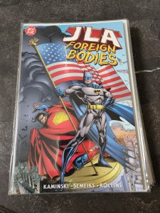 JLA: Foreign Bodies (1999)